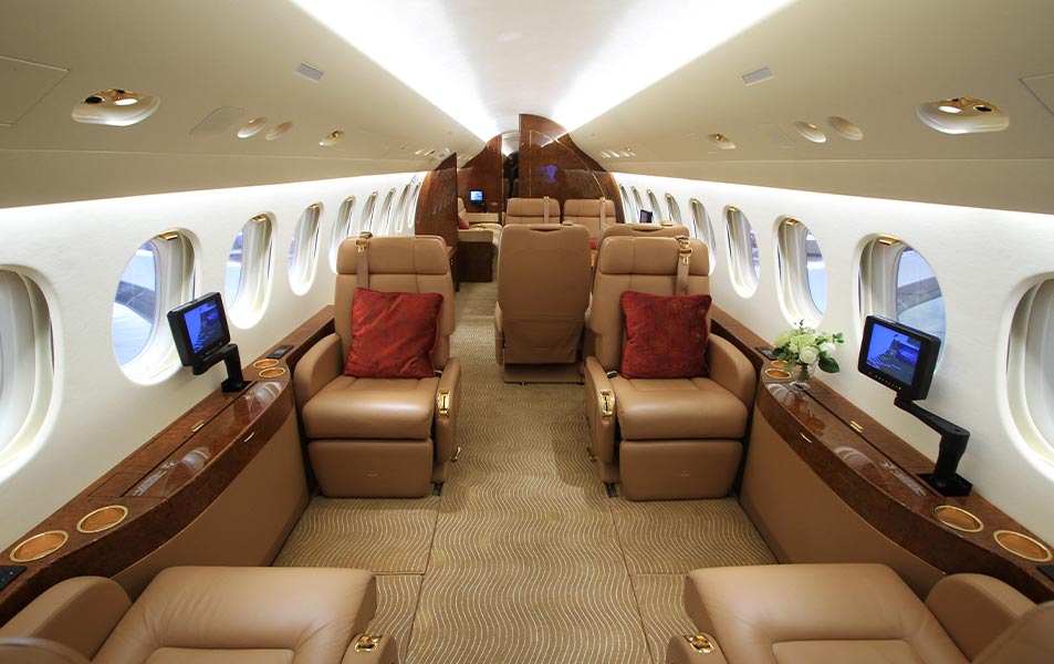 dassault-falcon-7x-buyuk-kabinli-ucaklar-0-75