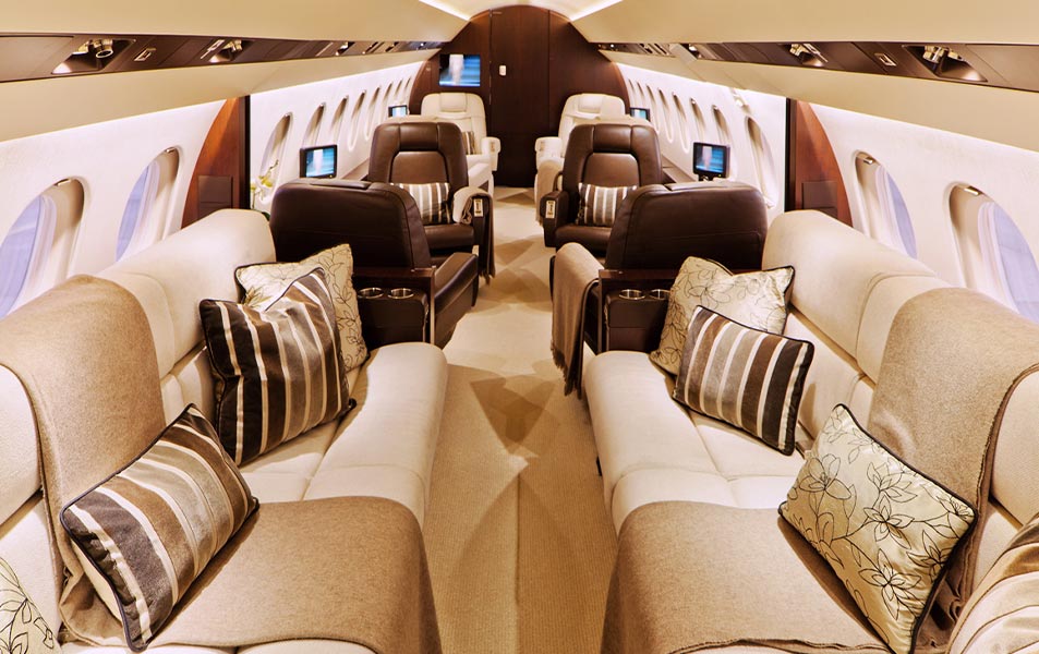 dassault-falcon-900-buyuk-kabinli-ucaklar-0-74
